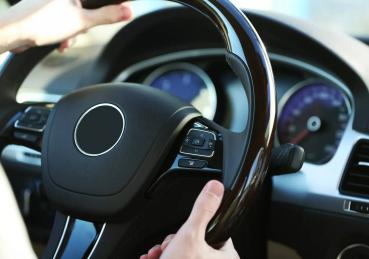 Kỹ năng lái xe an toàn: Kinh nghiệm đánh lái vô-lăng ô tô chuẩn xác và an toàn